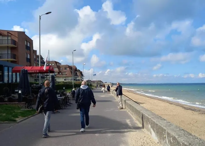 - F2 - Vue Degagee * Cabourg