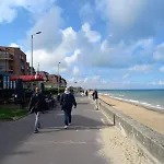 - F2 - Vue Degagee * Cabourg