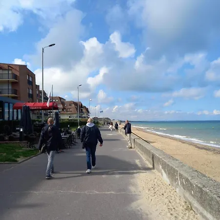 - F2 - Vue Degagee * Cabourg